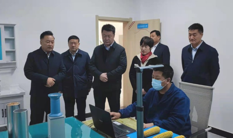 酒泉市政府黨組成員、副市長(zhǎng)哈里別克來(lái)敦煌種業(yè)調(diào)研指導(dǎo)工作